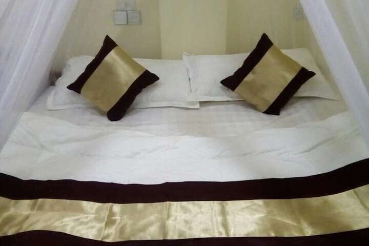 Room 6 of 26