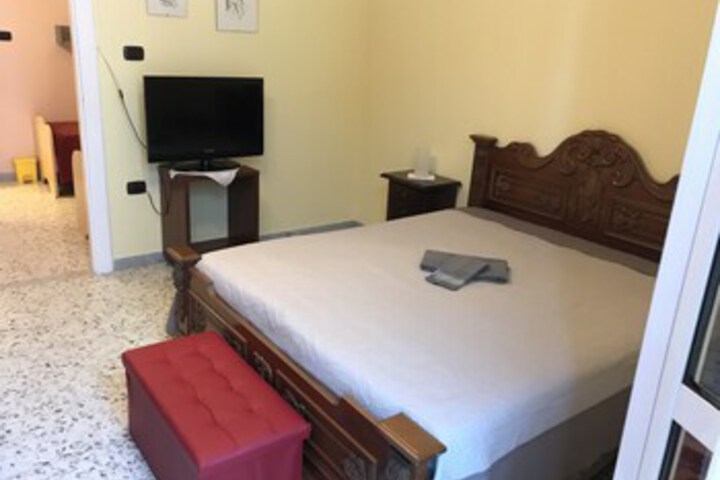 Room 21 of 27