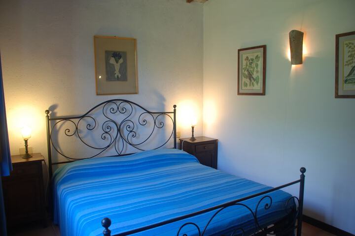 Room 4 of 42
