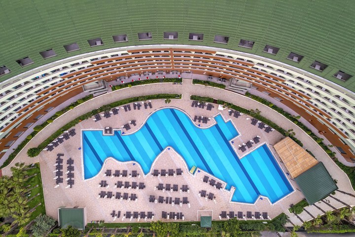 Hotel Pool