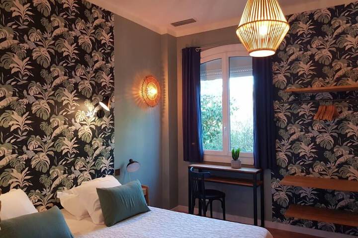 Room 15 of 32