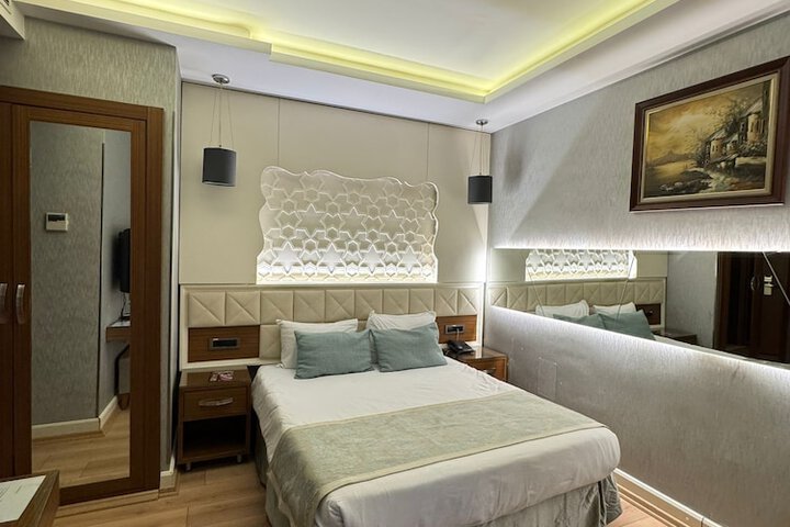 Room 10 of 46