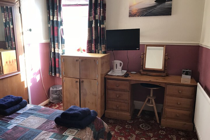 Room 2 of 34