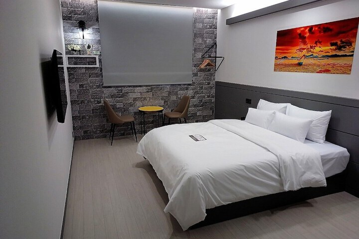 Room 15 of 20