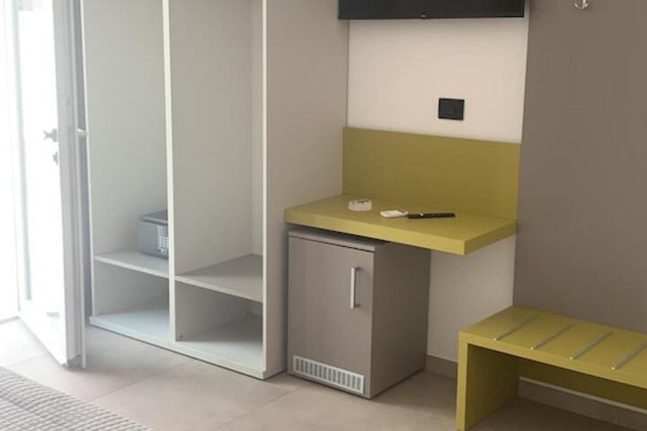 Room 6 of 125