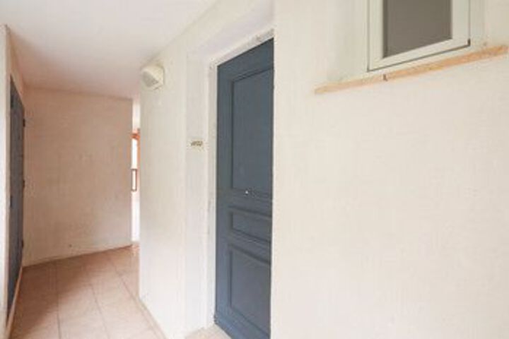 Room 99 of 228