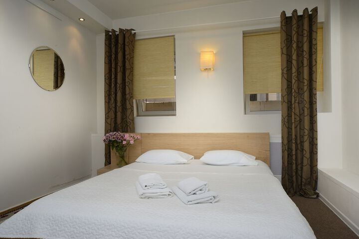Room 12 of 48