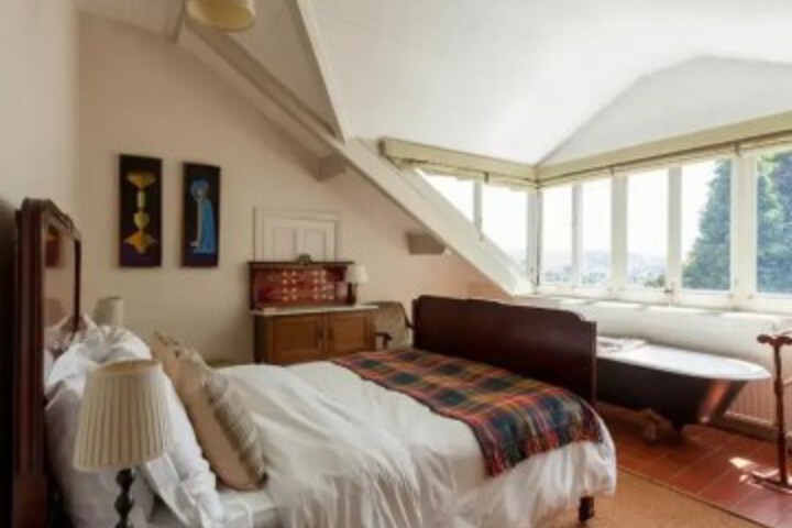 Room 25 of 26