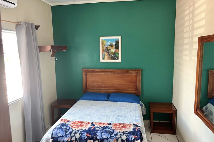 Room 5 of 8