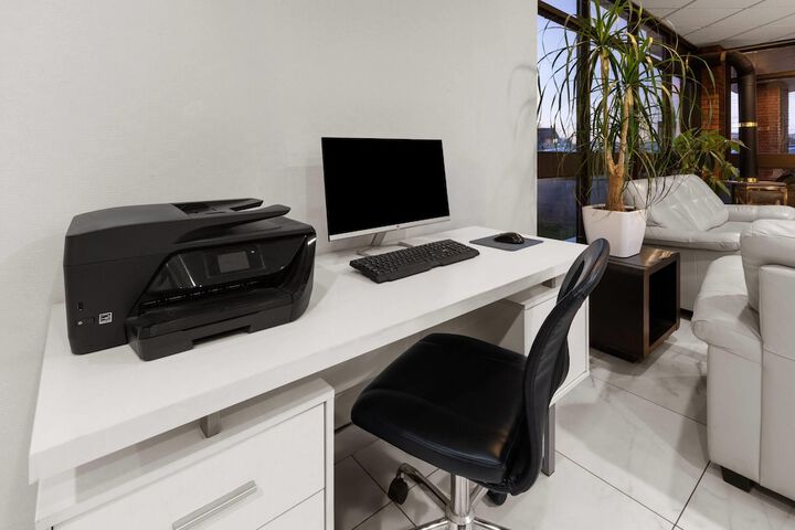 Business Center 45 of 58