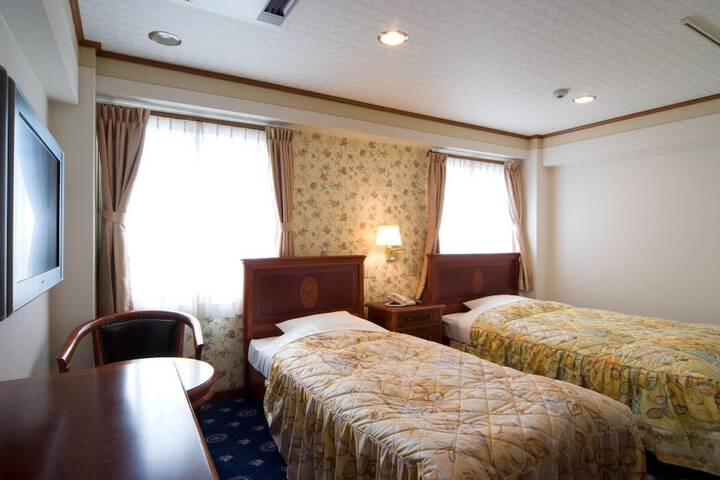 Room 17 of 43