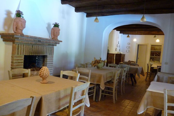 Dining 16 of 41