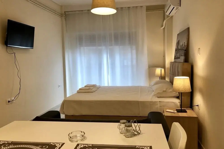 Room 14 of 16