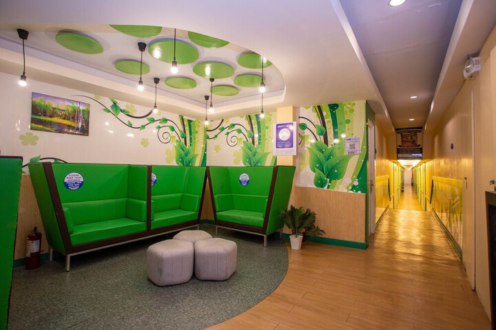 Entrance & Lobby