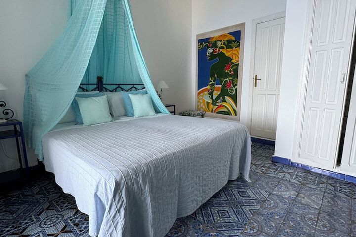 Room 13 of 50