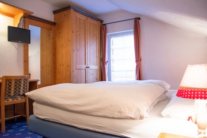 Room 14 of 40