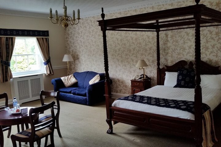 Room 13 of 36