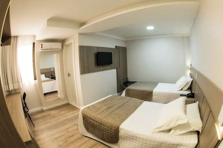 Room 10 of 34