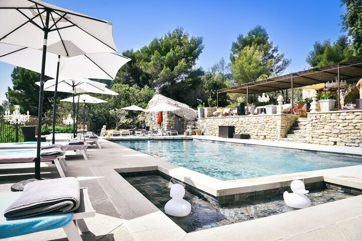 Pool 76 of 112