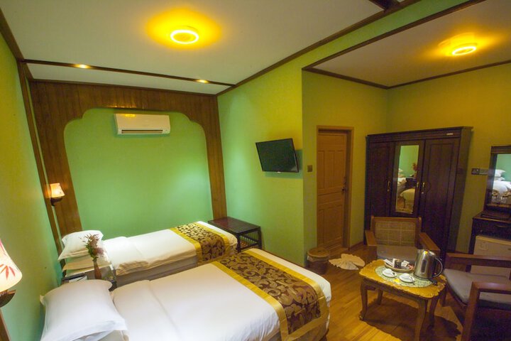 Room 10 of 63