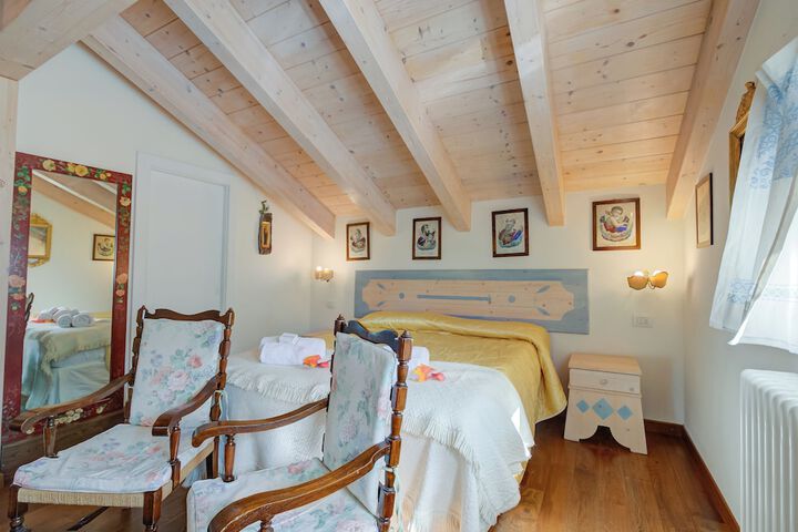 Room 9 of 39