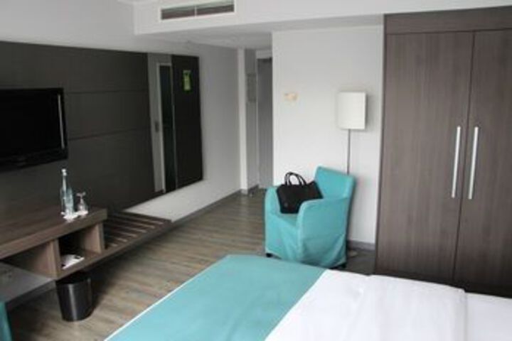 Room 46 of 120