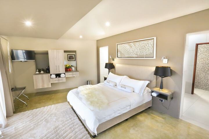 Room 14 of 64