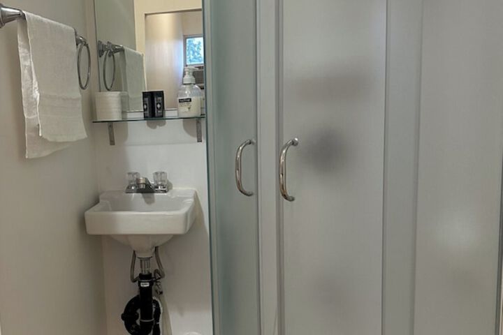 Room 43 of 61