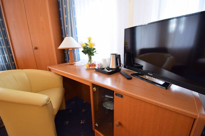 Room 15 of 46