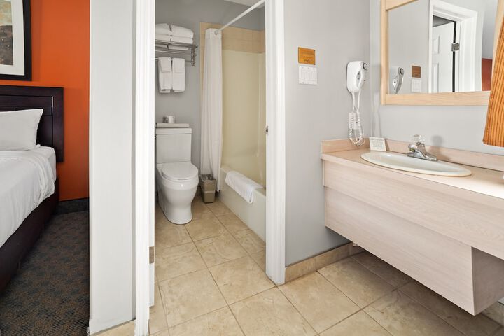 Room 25 of 49