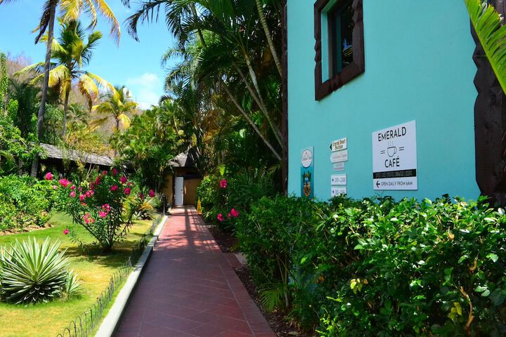 Hotel Exterior 92 of 155