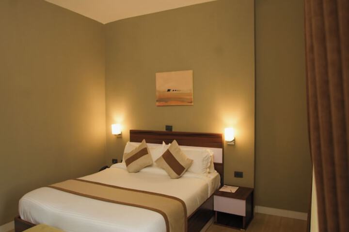 Room 3 of 63