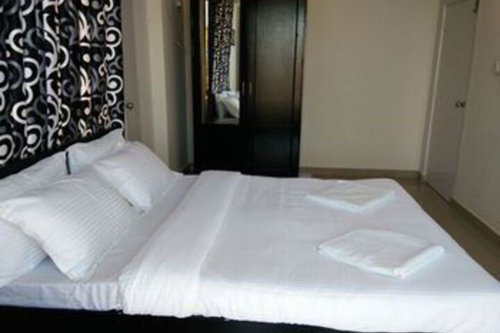 Room 8 of 25