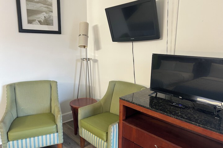 Basic Double Room (3 of 4)