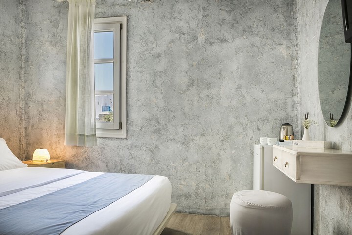 Room 6 of 27