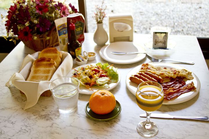 Breakfast/Coffee Service 30 of 51