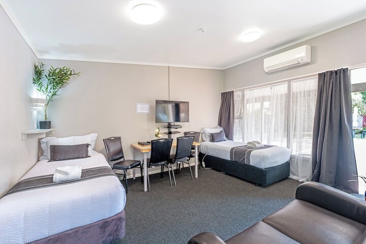 Room 40 of 72