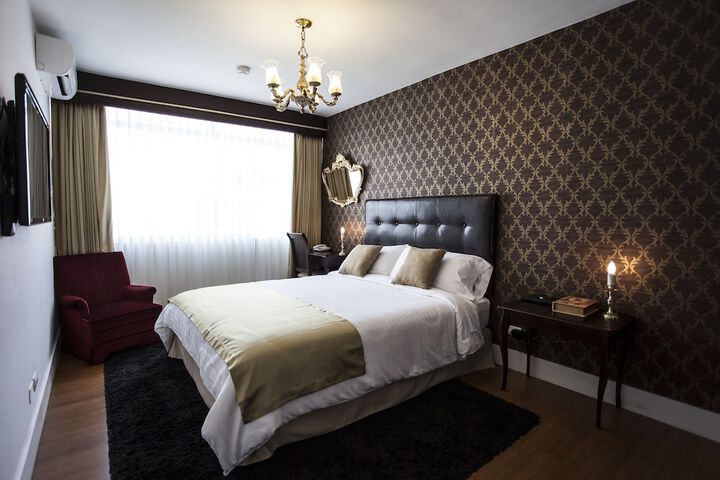 Room 15 of 34