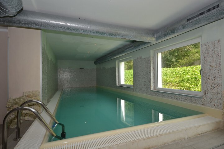 Pool Hotel