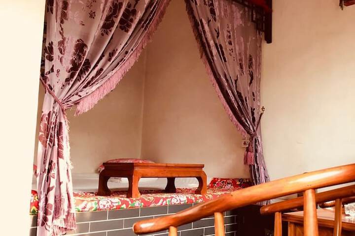 Room 12 of 18
