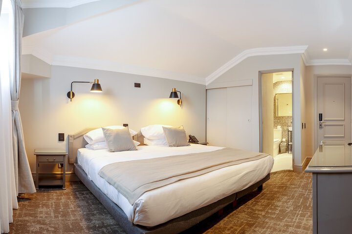 Room 8 of 51