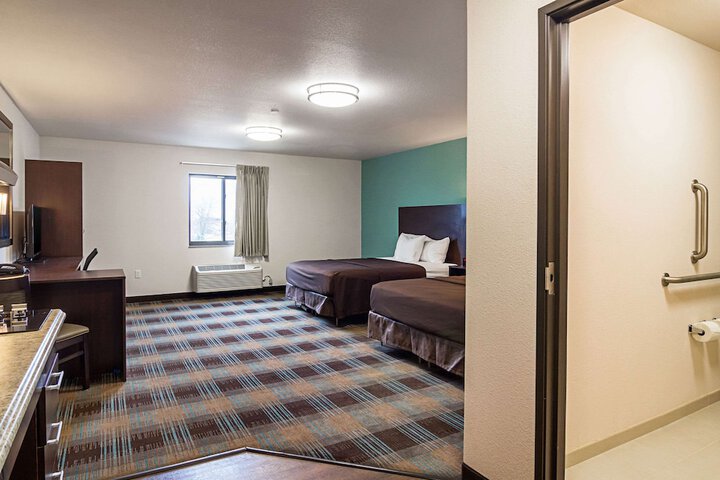 1 Queen Bed Efficiency (23 of 24)