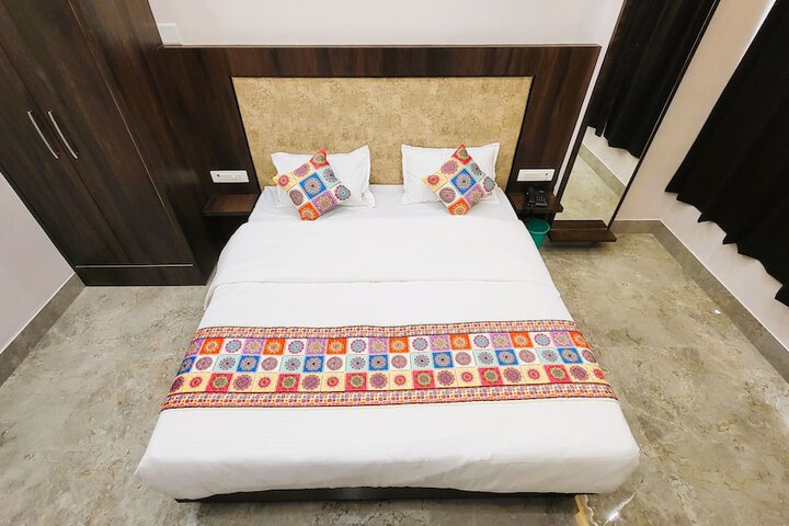 Room 9 of 24
