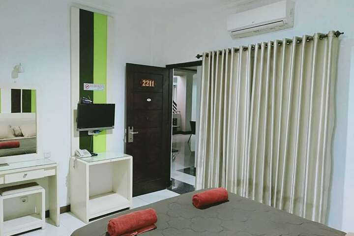 Room 5 of 27