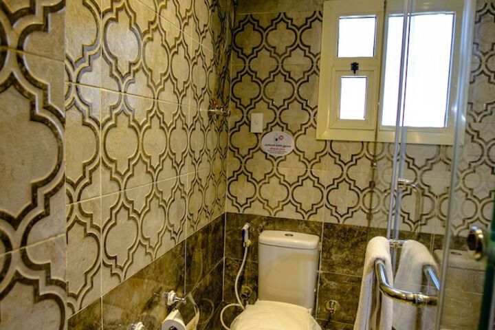 Room 10 of 42