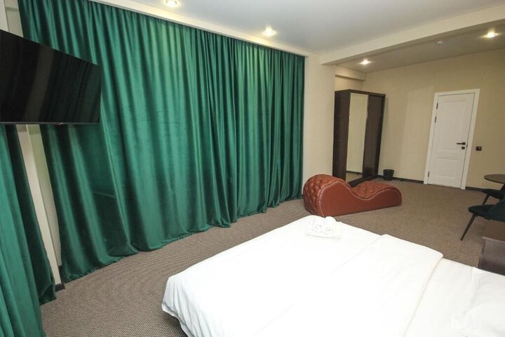Room 3 of 14