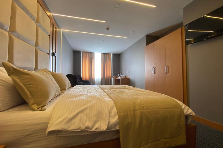 Room 9 of 39