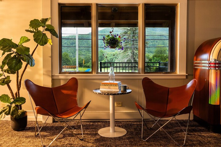 Hotel Interior 2 of 16