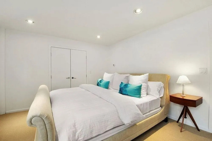 Room 2 of 13