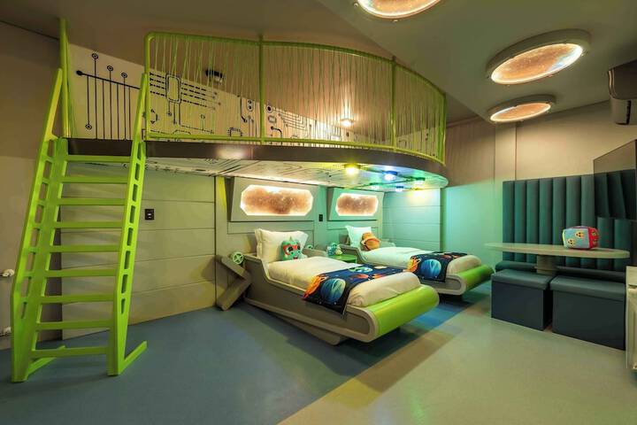 Room 13 of 75